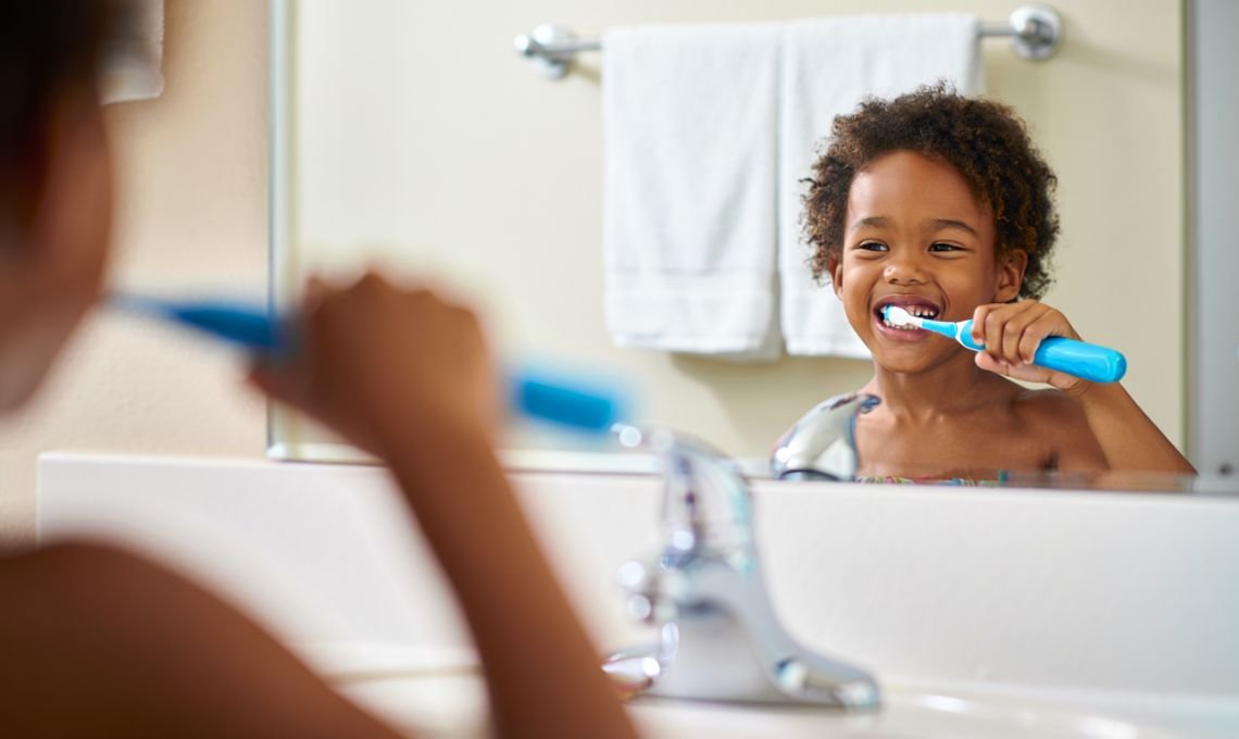enseñar a los niños a cepillarse correctamente